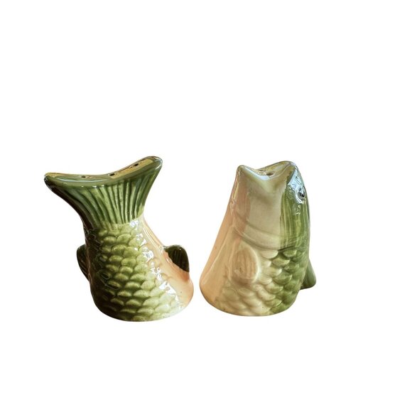 Bass Fish-Shaped Ceramic Salt & Pepper Shaker Set - Picture 1 of 7